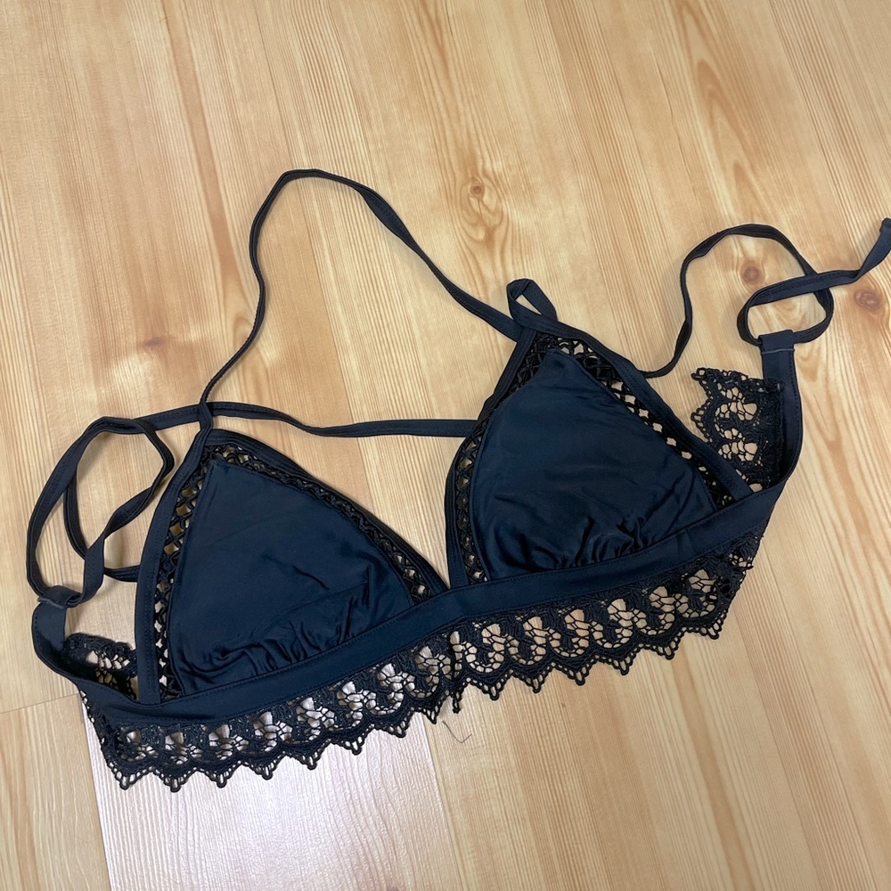 Xhilaration D/DD Black Swim Bikini Top